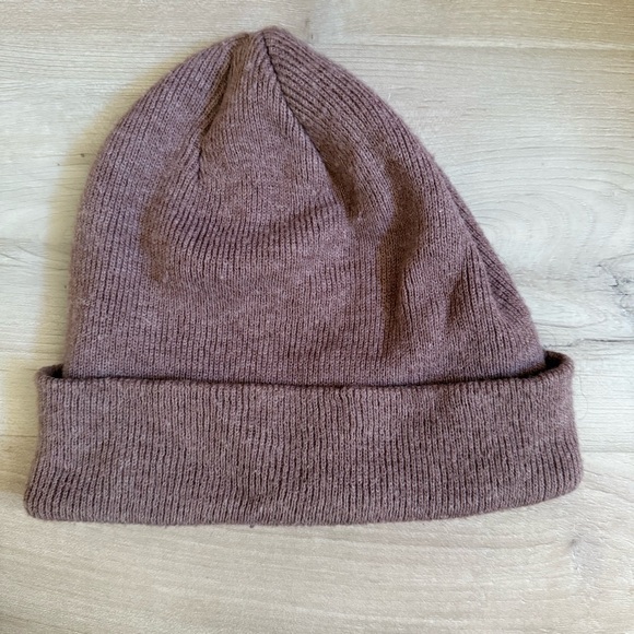 VOLCOM • Dusty Purple Beanie - Picture 3 of 5